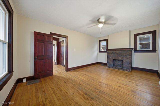 17 Ceramic Avenue, Zanesville, OH 43701