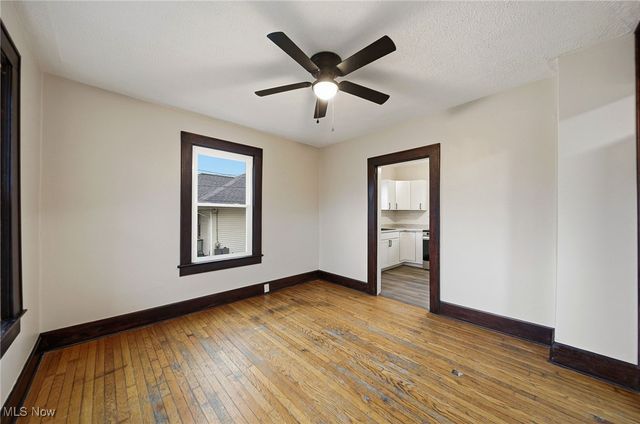 17 Ceramic Avenue, Zanesville, OH 43701