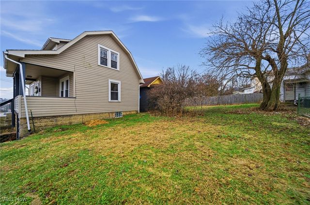 17 Ceramic Avenue, Zanesville, OH 43701