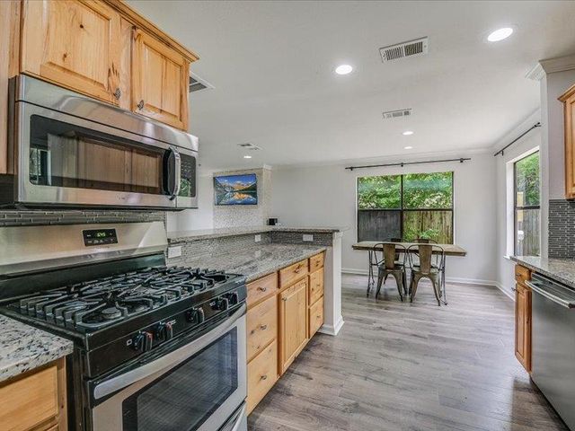 13800 Cambourne DR, Pflugerville, TX 78660