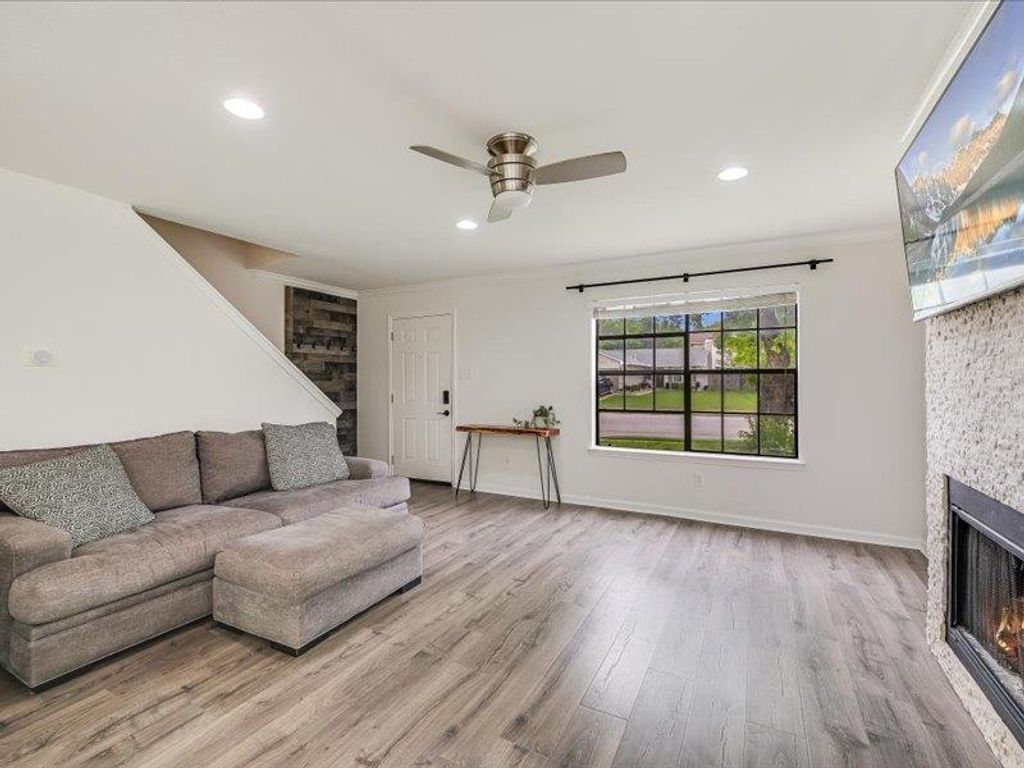 13800 Cambourne DR, Pflugerville, TX 78660