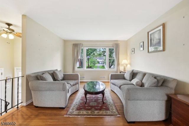 4 Birchwood Ter, Fanwood Boro, NJ 07023