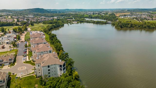 1024 Club View Dr Unit E203, Gallatin, TN 37066