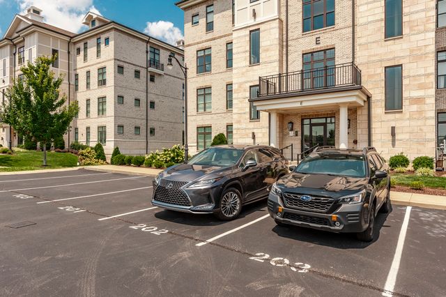 1024 Club View Dr Unit E203, Gallatin, TN 37066