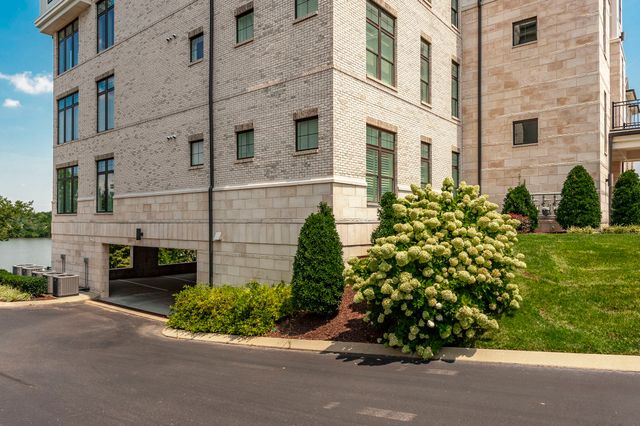 1024 Club View Dr Unit E203, Gallatin, TN 37066