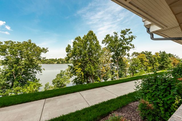 1024 Club View Dr Unit E203, Gallatin, TN 37066