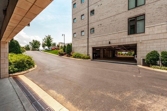 1024 Club View Dr Unit E203, Gallatin, TN 37066
