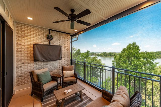 1024 Club View Dr Unit E203, Gallatin, TN 37066