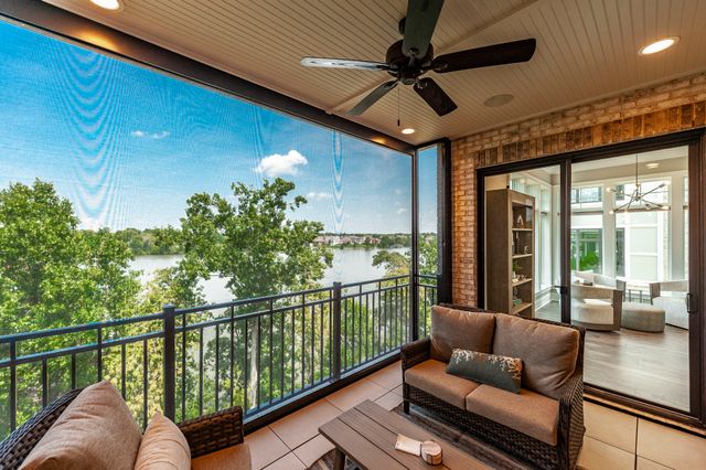 1024 Club View Dr Unit E203, Gallatin, TN 37066
