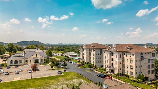 1024 Club View Dr Unit E203, Gallatin, TN 37066