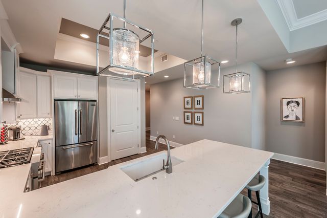 1024 Club View Dr Unit E203, Gallatin, TN 37066