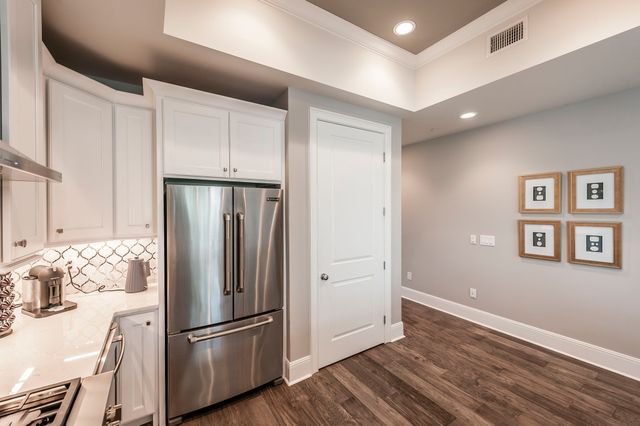 1024 Club View Dr Unit E203, Gallatin, TN 37066