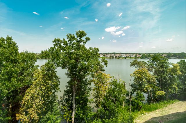 1024 Club View Dr Unit E203, Gallatin, TN 37066
