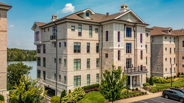 1024 Club View Dr Unit E203, Gallatin, TN 37066