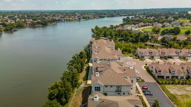 1024 Club View Dr Unit E203, Gallatin, TN 37066
