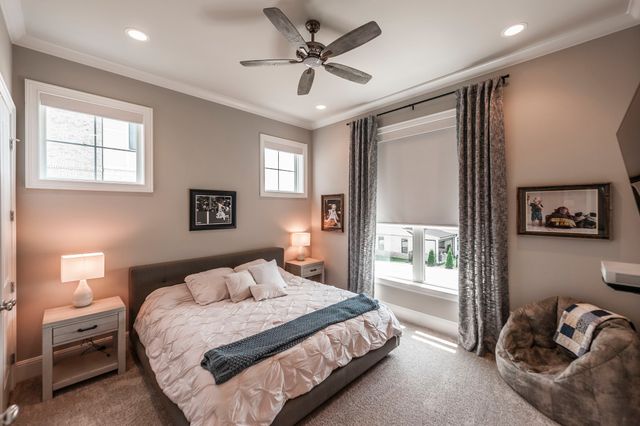 1024 Club View Dr Unit E203, Gallatin, TN 37066