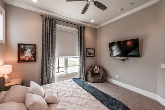 1024 Club View Dr Unit E203, Gallatin, TN 37066