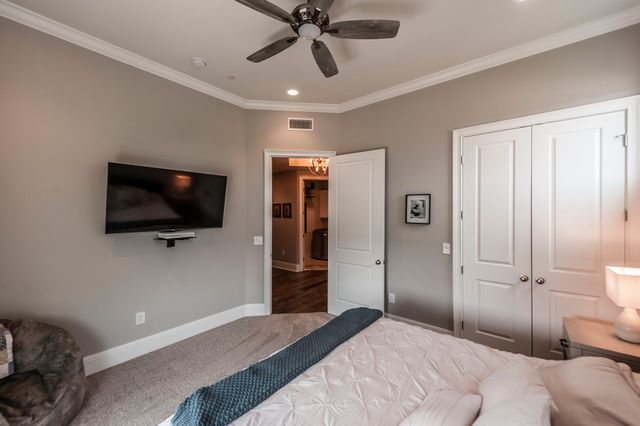 1024 Club View Dr Unit E203, Gallatin, TN 37066