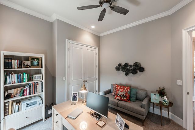 1024 Club View Dr Unit E203, Gallatin, TN 37066