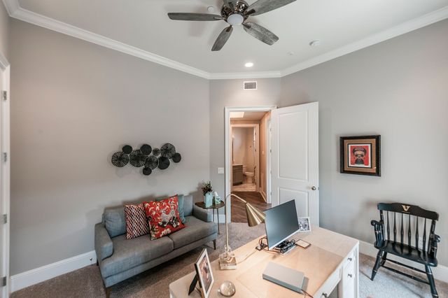 1024 Club View Dr Unit E203, Gallatin, TN 37066