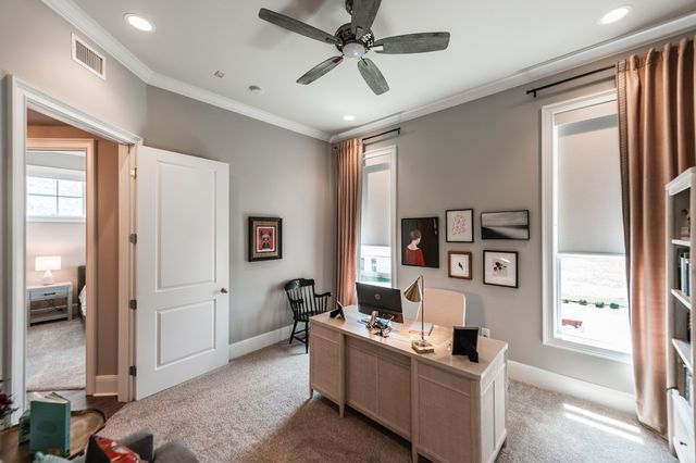 1024 Club View Dr Unit E203, Gallatin, TN 37066