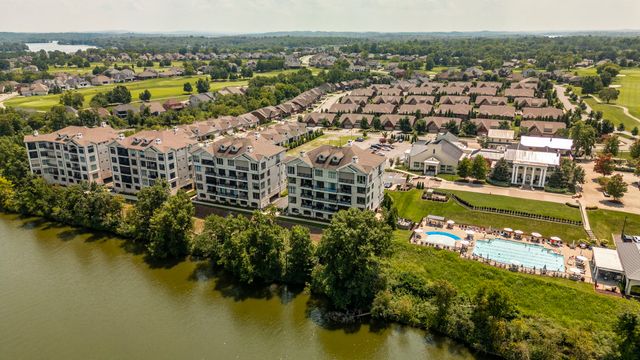 1024 Club View Dr Unit E203, Gallatin, TN 37066