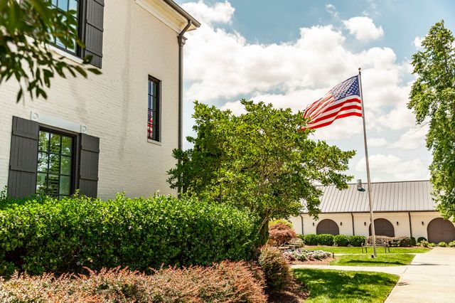 1024 Club View Dr Unit E203, Gallatin, TN 37066