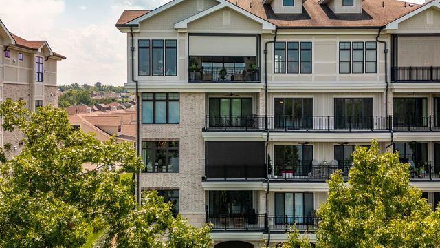 1024 Club View Dr Unit E203, Gallatin, TN 37066