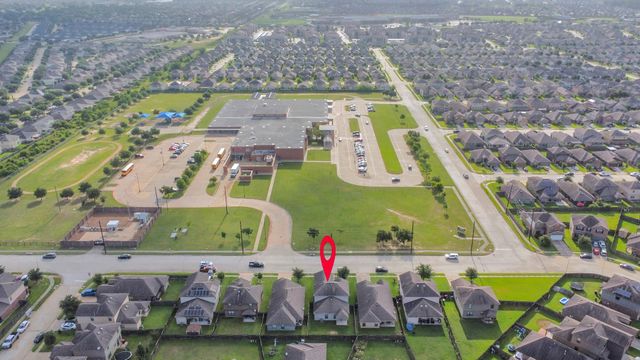 5635 Round Robin Drive, Katy, TX 77449