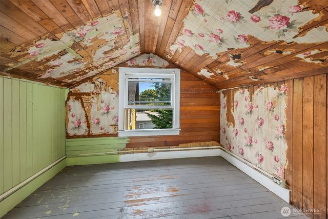 945 N 103rd Street, Seattle, WA 98133