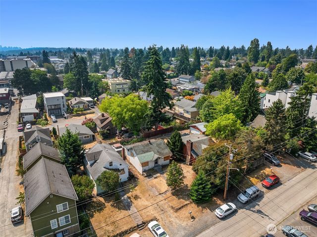 945 N 103rd Street, Seattle, WA 98133