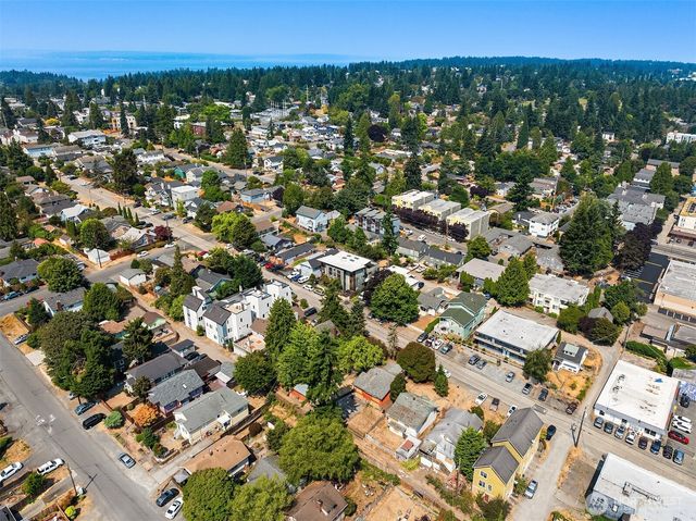 945 N 103rd Street, Seattle, WA 98133