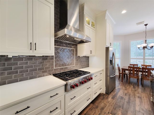 78 N Bluff Creek Circle, The Woodlands, TX 77382