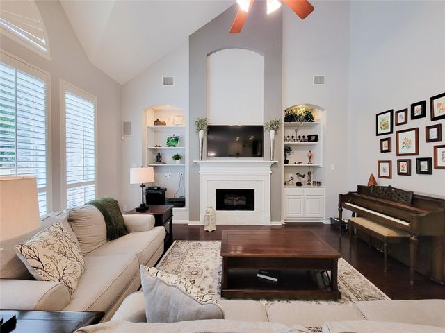 78 N Bluff Creek Circle, The Woodlands, TX 77382