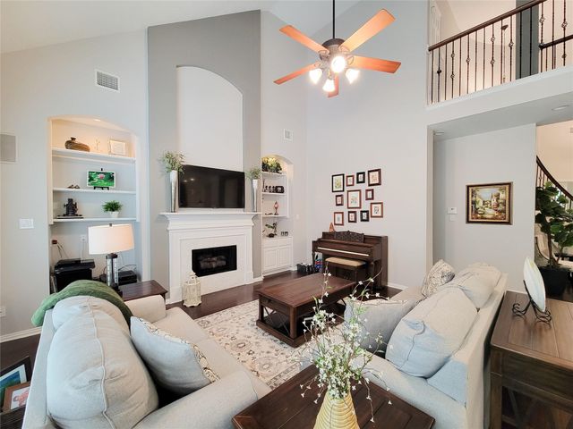78 N Bluff Creek Circle, The Woodlands, TX 77382