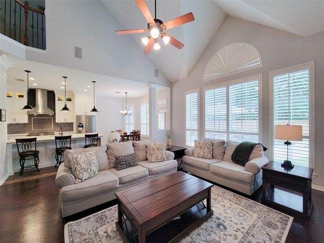 78 N Bluff Creek Circle, The Woodlands, TX 77382
