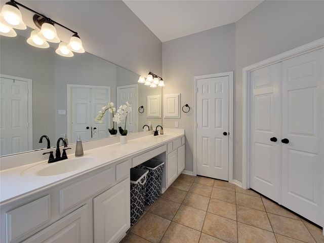 78 N Bluff Creek Circle, The Woodlands, TX 77382