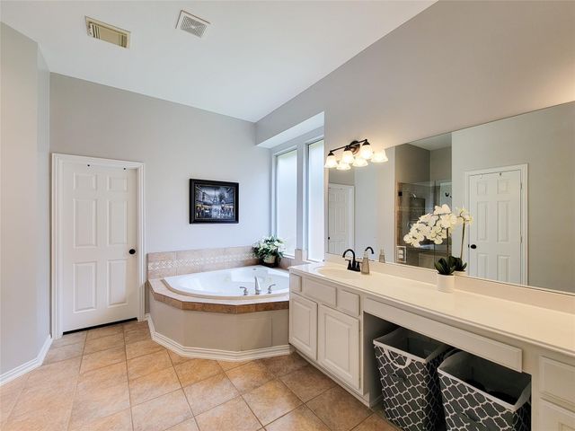 78 N Bluff Creek Circle, The Woodlands, TX 77382