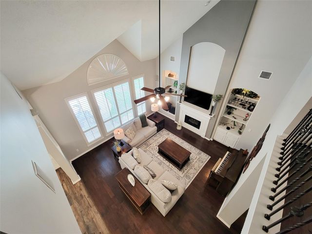 78 N Bluff Creek Circle, The Woodlands, TX 77382