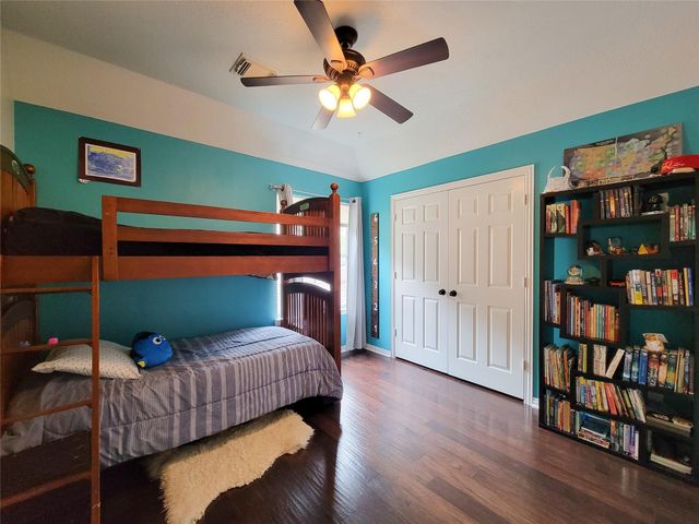 78 N Bluff Creek Circle, The Woodlands, TX 77382