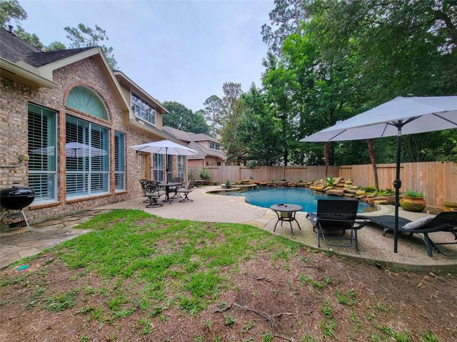 78 N Bluff Creek Circle, The Woodlands, TX 77382