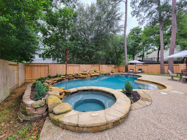 78 N Bluff Creek Circle, The Woodlands, TX 77382