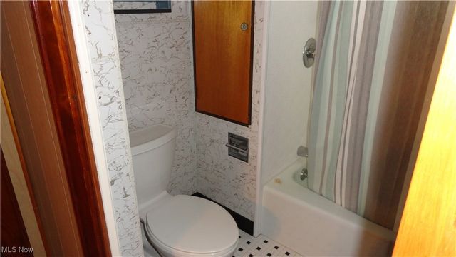 215 Alpine, Chester, WV 26034