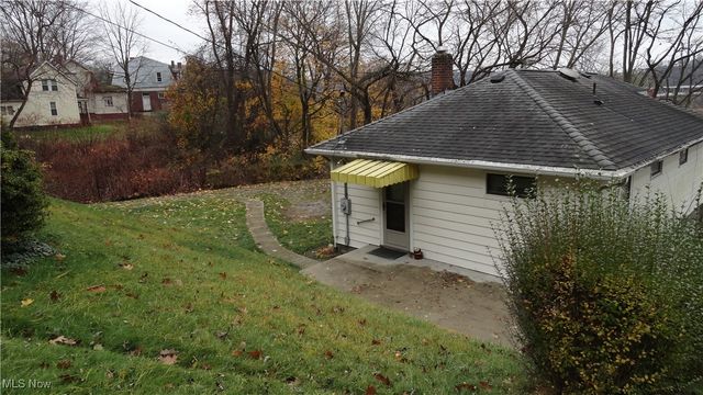 215 Alpine, Chester, WV 26034