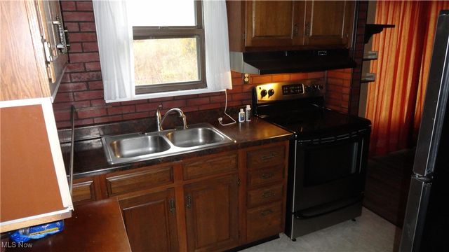 215 Alpine, Chester, WV 26034