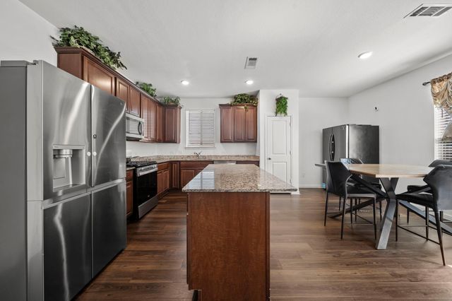 116 Chestnut Gate Drive, Conroe, TX 77378