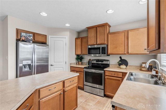 1415 Artesian Lane, Fairborn, OH 45324