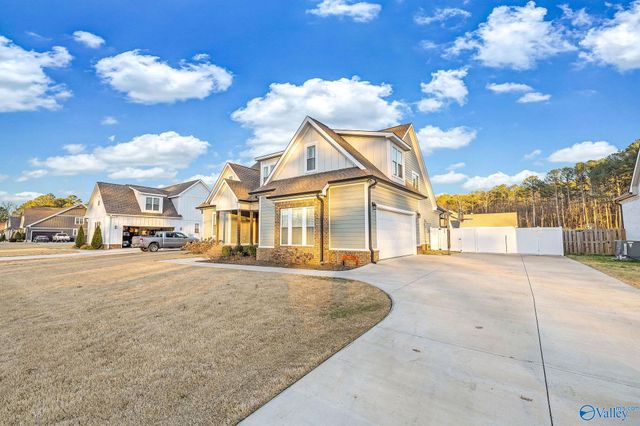 5397 Spring Creek Drive, Guntersville, AL 35976