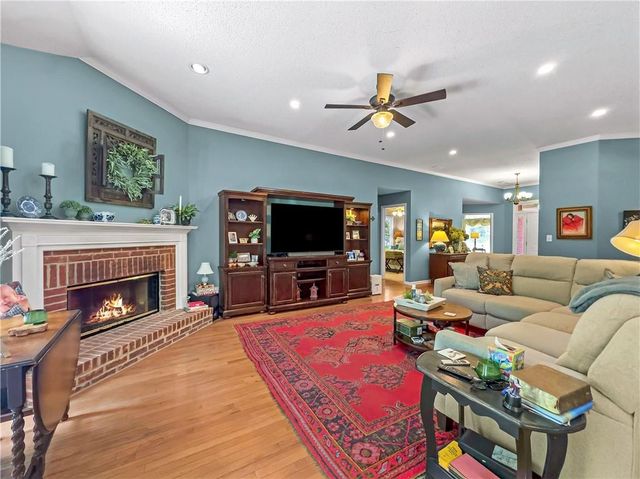 5007 Lakeridge Close, Mcdonough, GA 30253