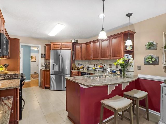 5007 Lakeridge Close, Mcdonough, GA 30253